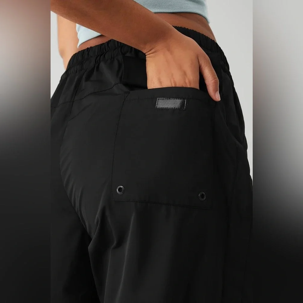 ALO YOGA | ✨NWOT✨ International Wide Leg City Pant in Black